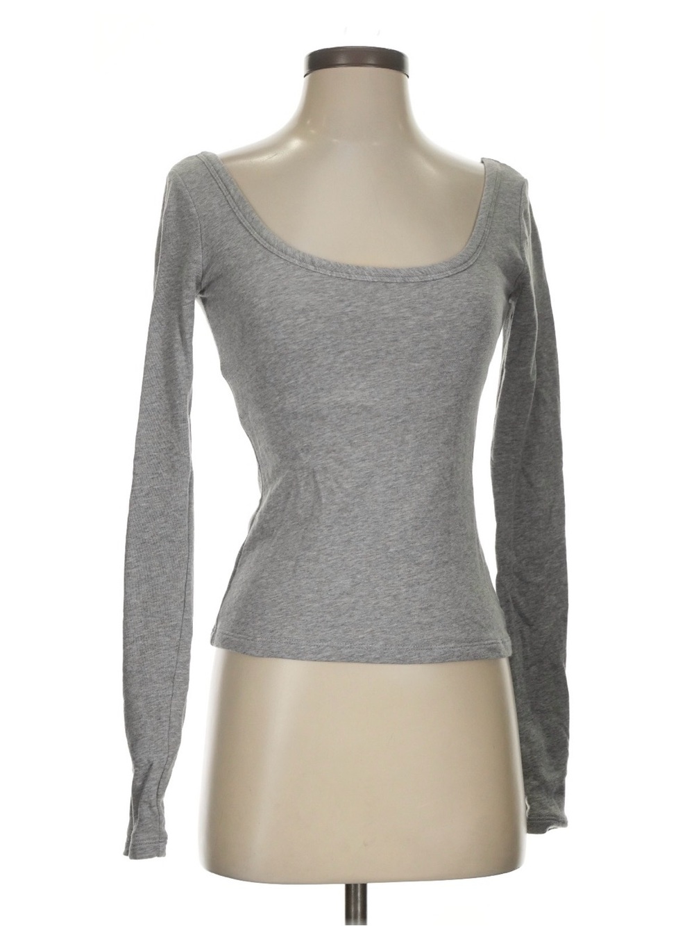 6397 Scoop Neck Long-Sleeve Tee in Gray